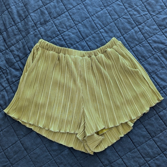 Plissé Silk Green Shorts - Picture 1 of 3
